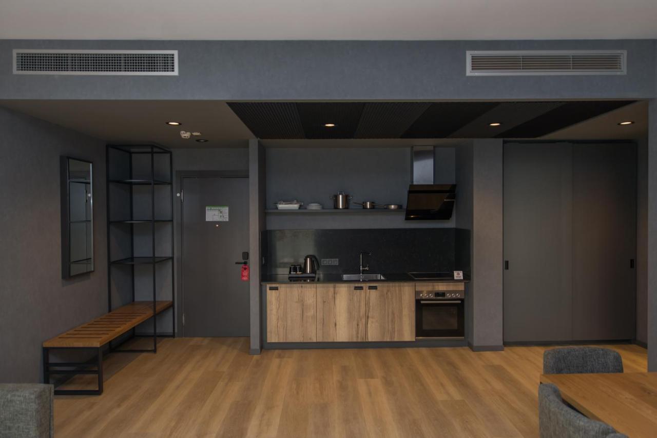 地拉那mk酒店 Rinas 外观 照片 The kitchen in a typical apartment