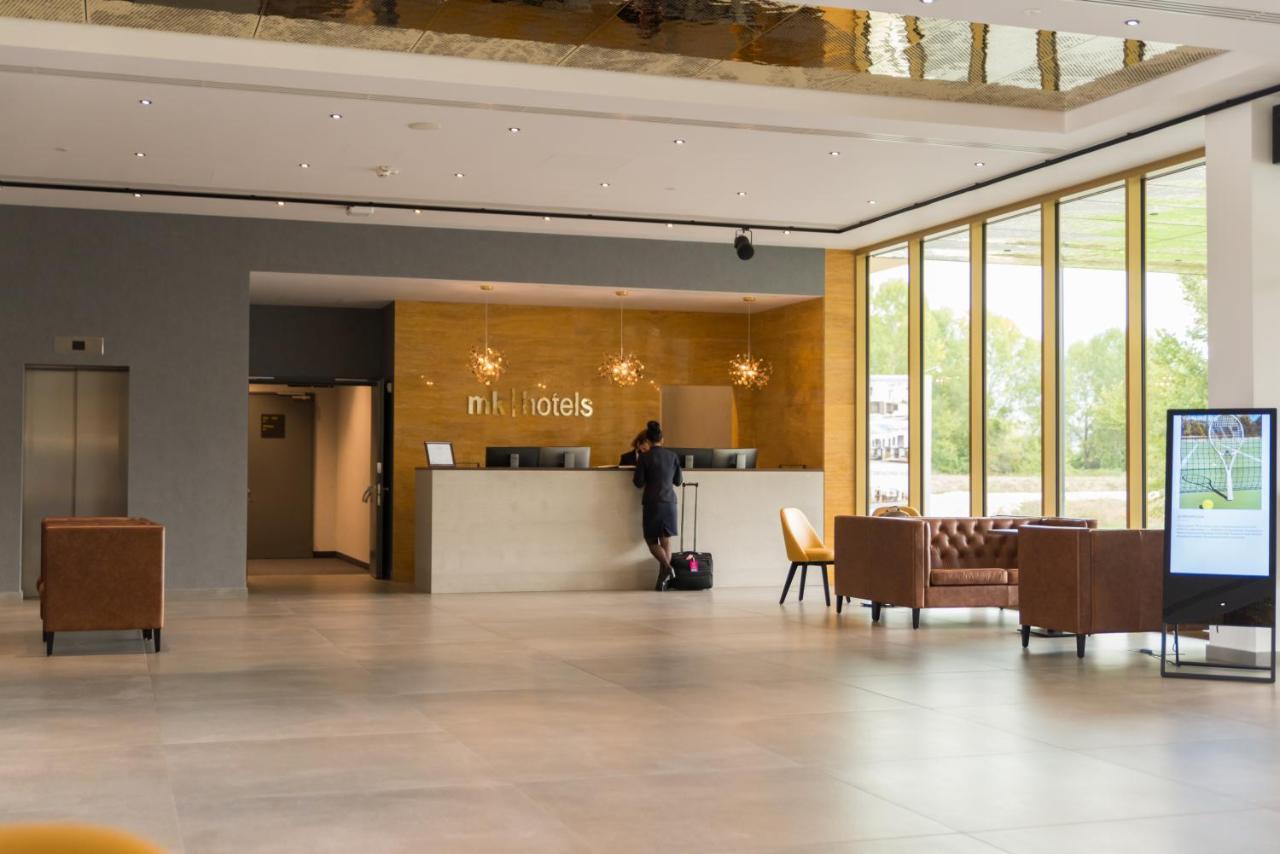 地拉那mk酒店 Rinas 外观 照片 Lobby of M Hotel