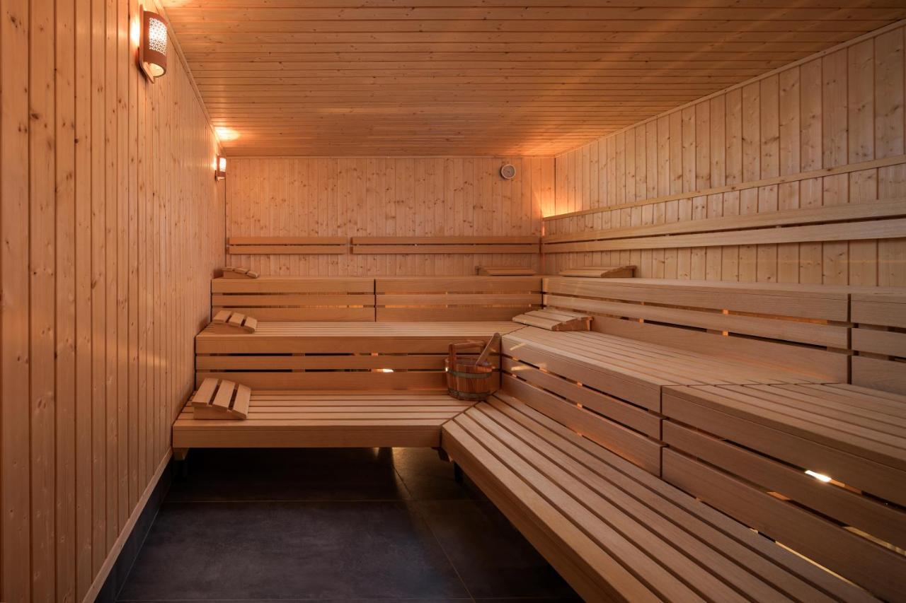 地拉那mk酒店 Rinas 外观 照片 A Finnish sauna