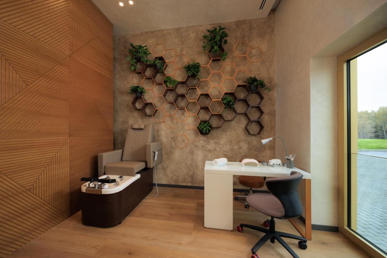 地拉那mk酒店 Rinas 外观 照片 A doctor's office