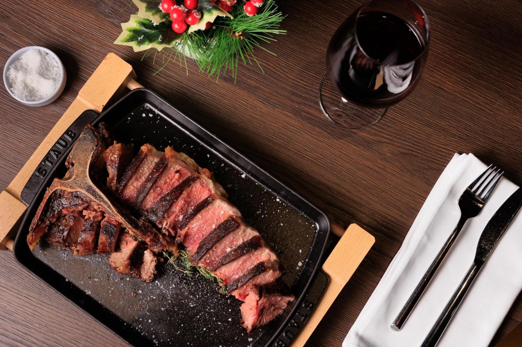 地拉那mk酒店 Rinas 外观 照片 A steak