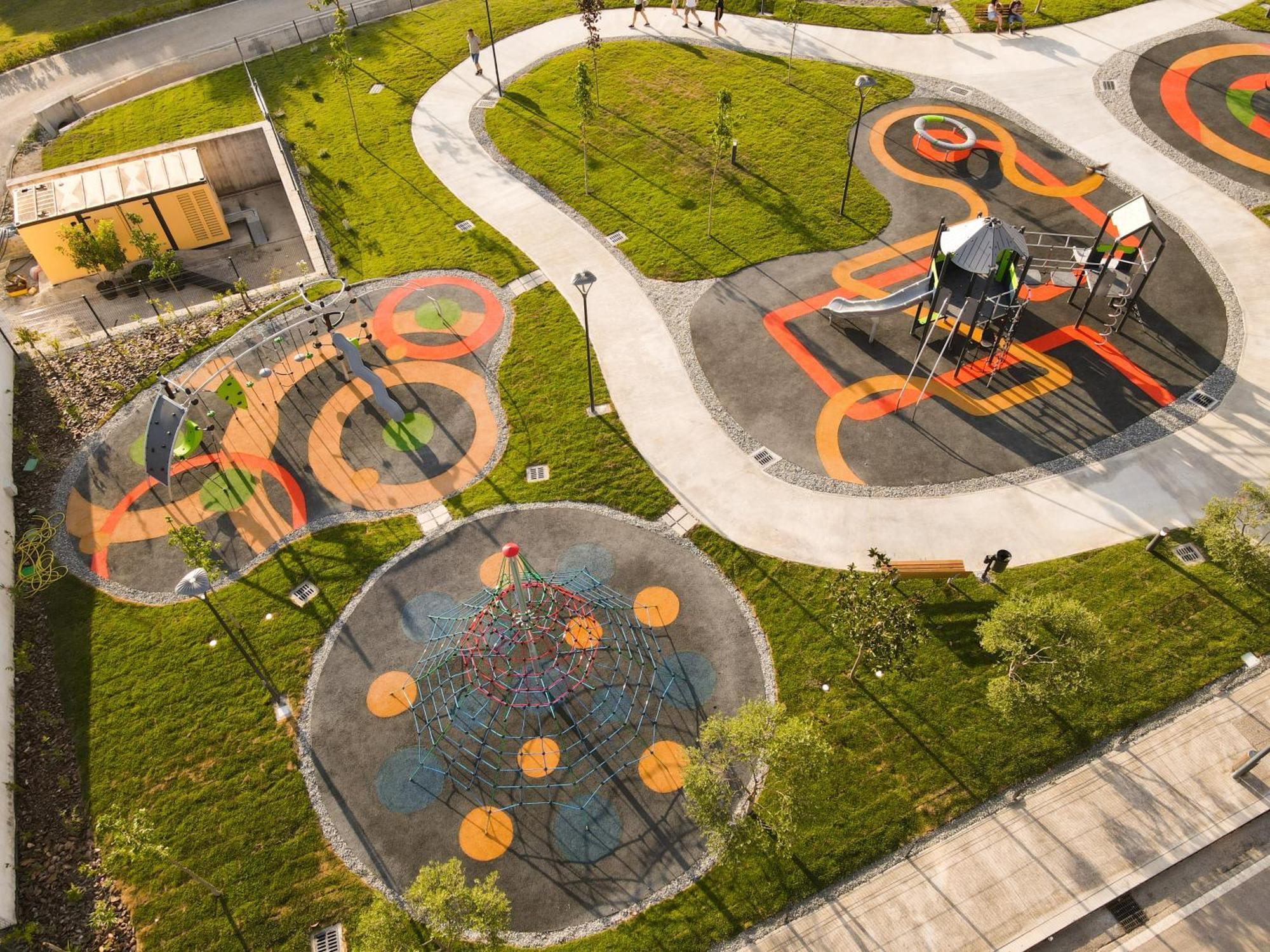 地拉那mk酒店 Rinas 外观 照片 Aerial view of the park